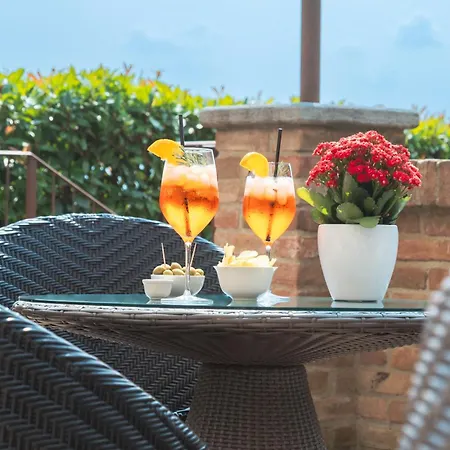 Relais Villa Del Borgo-3